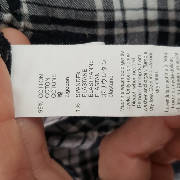 Gap Plaid top in black, gray and white in Medium - Picture 4 of 4